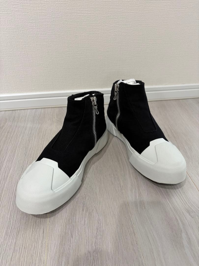 Wトゥカップ　スニーカー　JULIUS