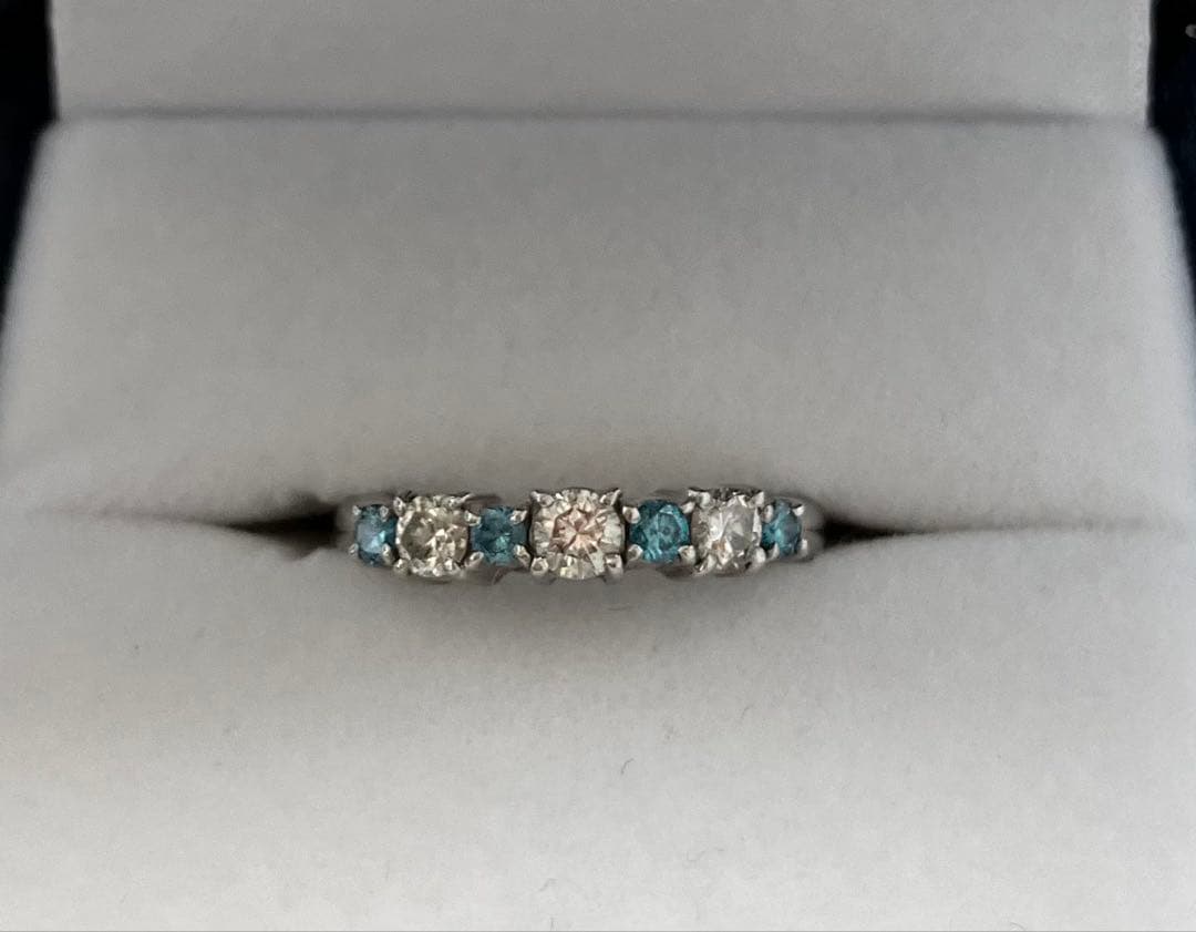 ダイヤモンド ブルーダイヤ 0.5ct プラチナ Pt900 エタニティ 8号