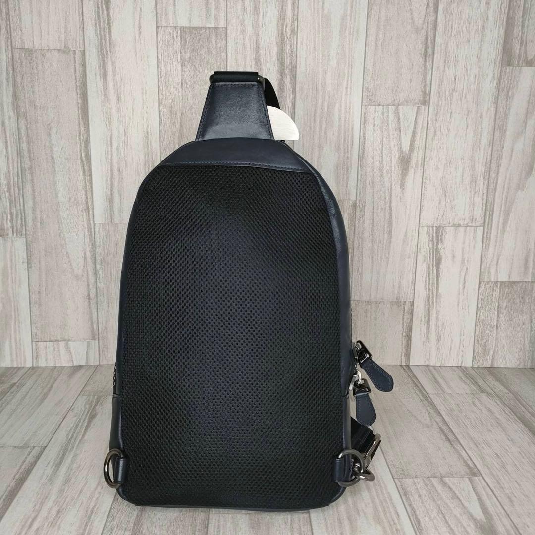 45 COACH コーチ　ボディーバッグ