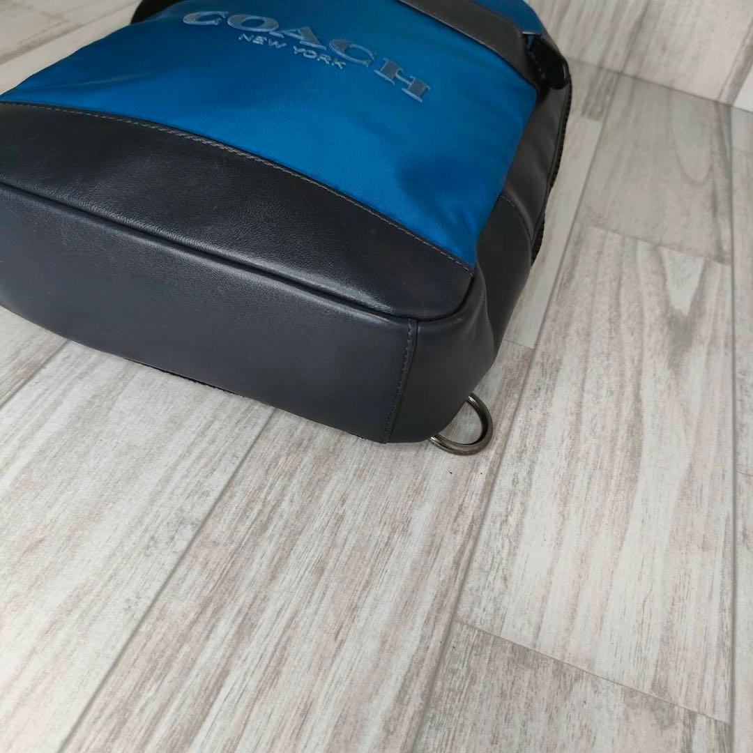 45 COACH コーチ　ボディーバッグ