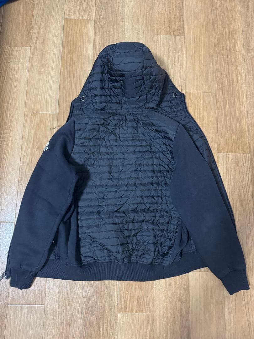 モンクレール MONCLER ダウンジャケット