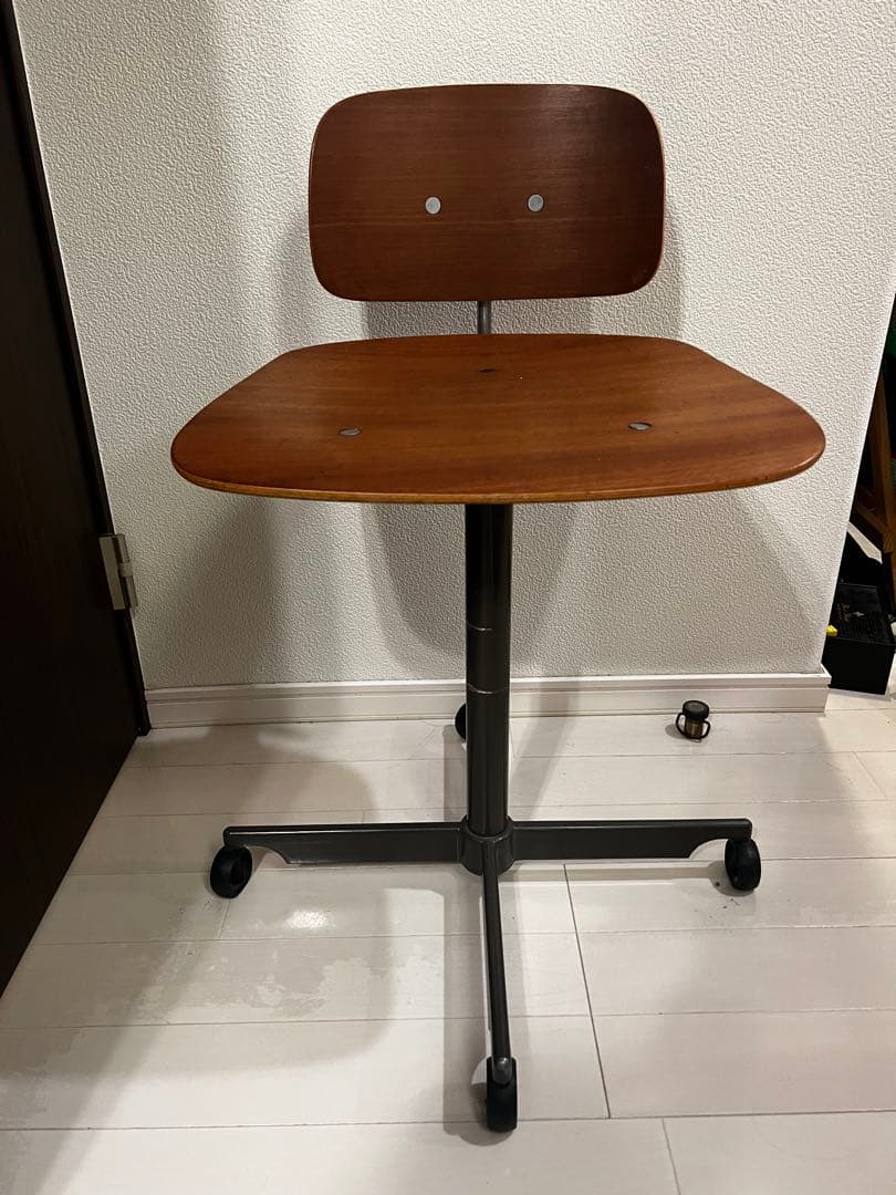 デスクチェア Kevi Chair