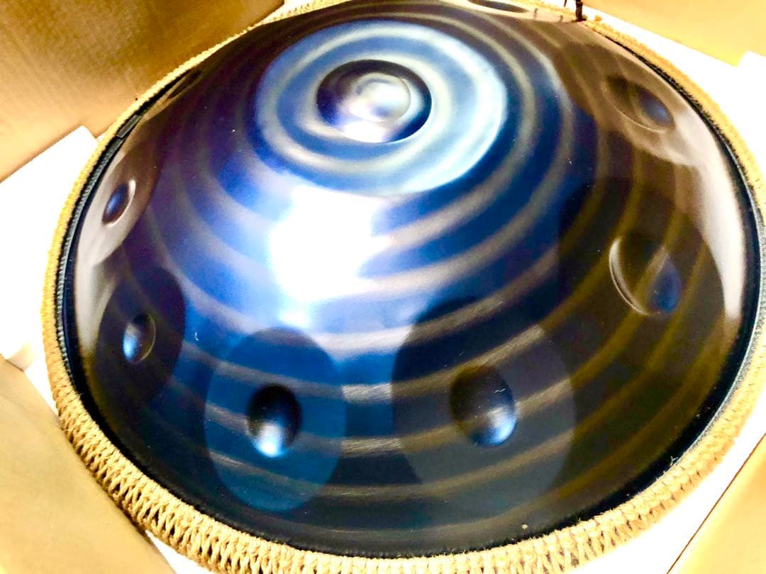 ハンドパン　432Hz 10音　美しいブルーの渦模様入荷しました　Dマイナー