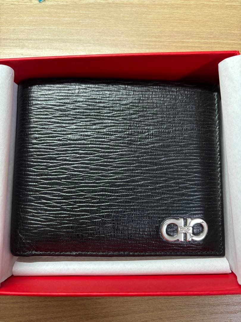 Salvatore Ferragamo /二つ折り財布 ガンチーニ