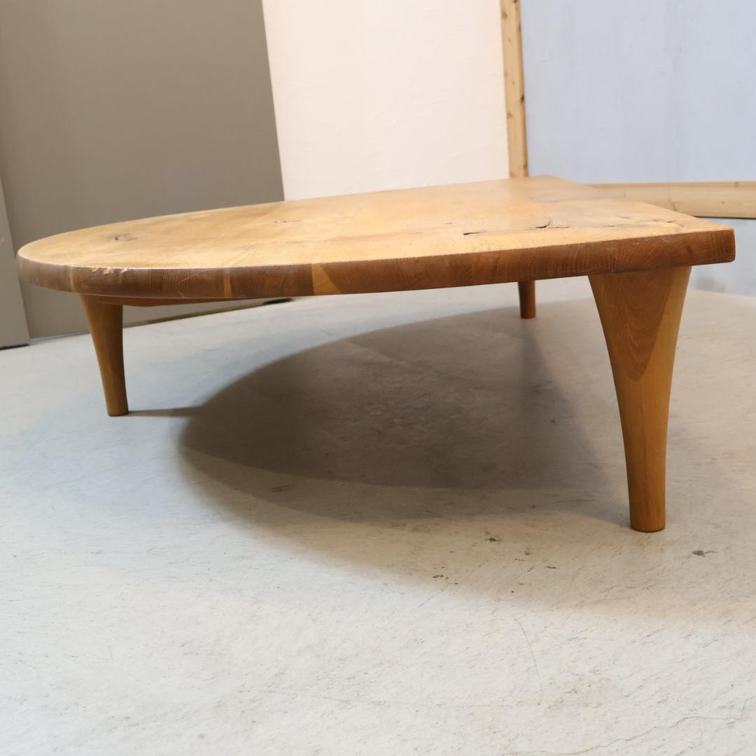 飛騨産業 キツツキ 森のことば オーク無垢材 節入り 半円形リビングテーブル