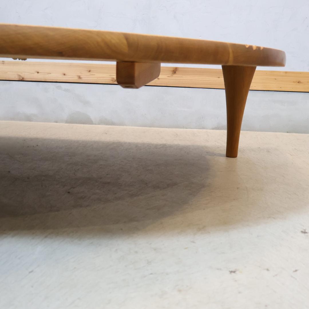 飛騨産業 キツツキ 森のことば オーク無垢材 節入り 半円形リビングテーブル