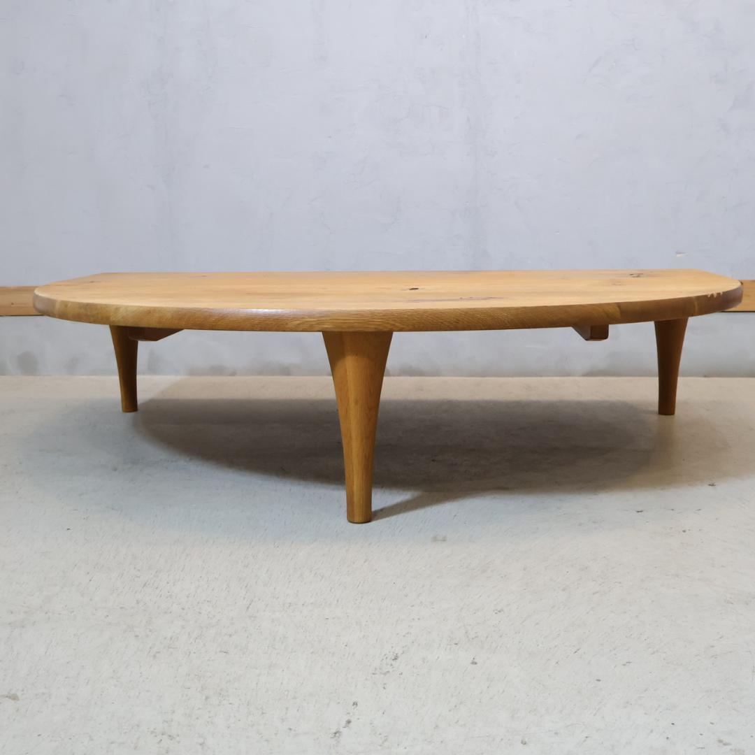 飛騨産業 キツツキ 森のことば オーク無垢材 節入り 半円形リビングテーブル