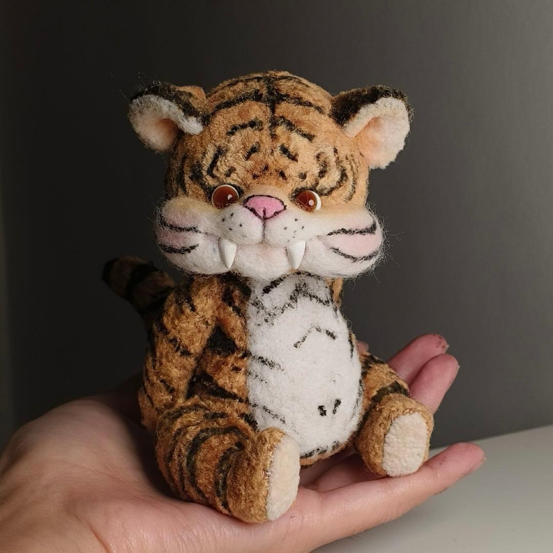 元気な虎さん アーティストベア ぬいぐるみ 海外作家様 ハンドメイド タイガー