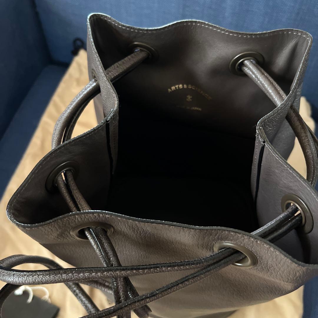 ARTS & SCIENCE ダークブラウン バケツ型トートバッグ