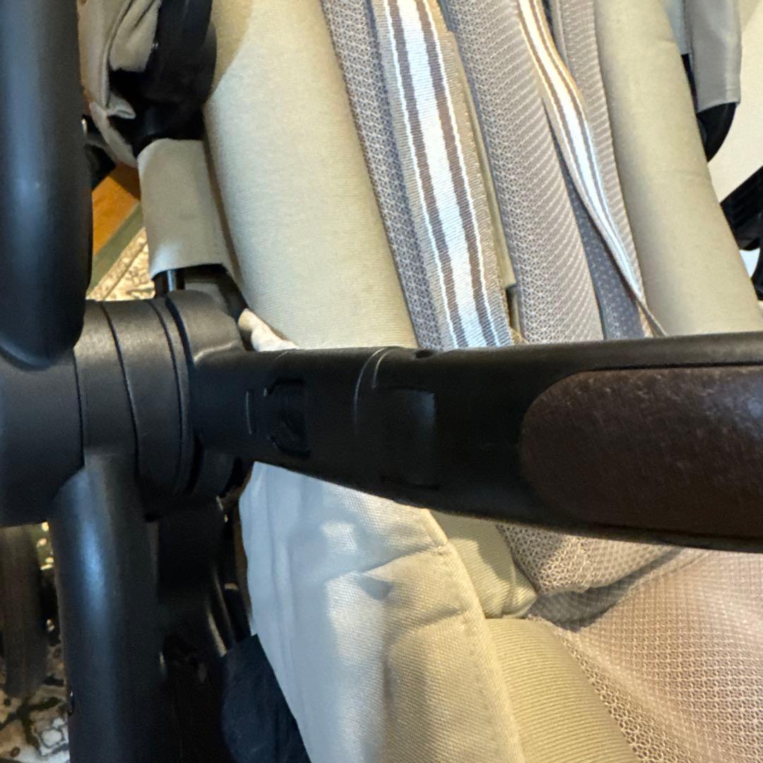 アーモンドベージュ ベビーカー