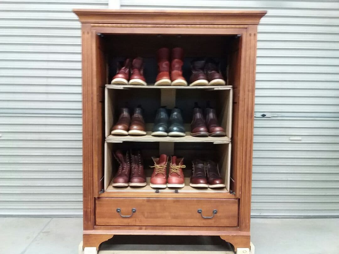 イーセンアーレン　アメリカ製　レッドウィング収納庫