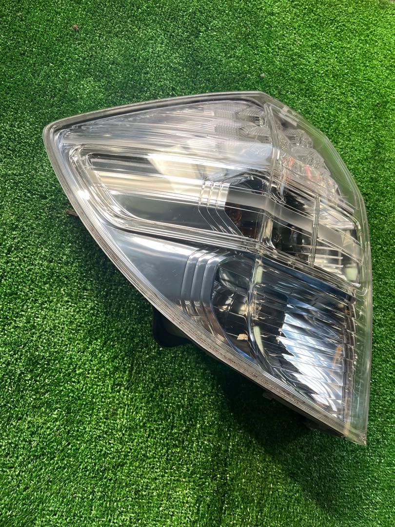 GP1 フィット　左右テールランプ　クリアレンズ