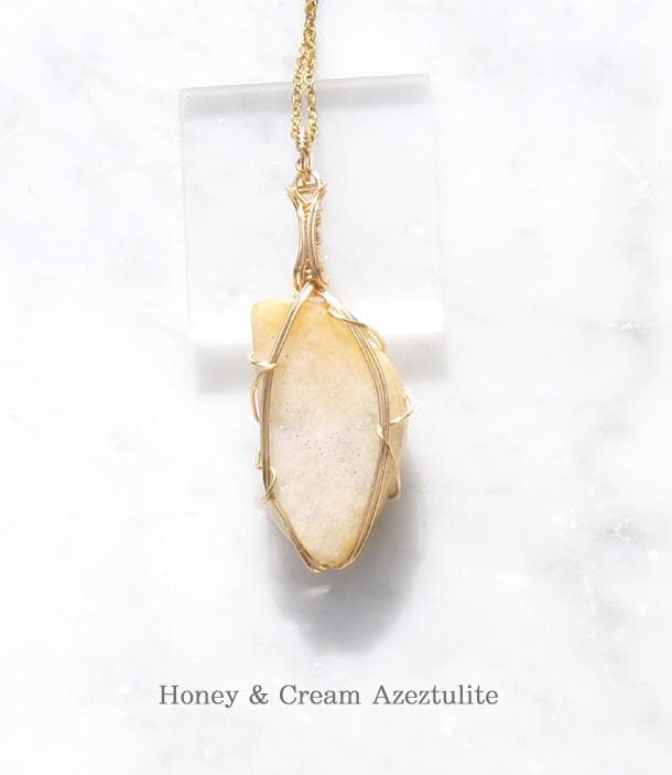 ハニー＆クリーム アゼツライト ペンダント