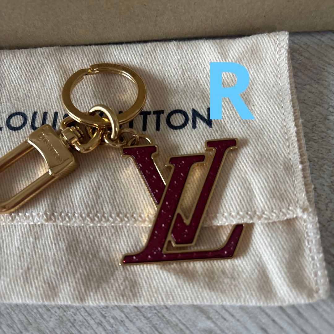 ルイヴィトン　ポルトクレ　LVナノグラム