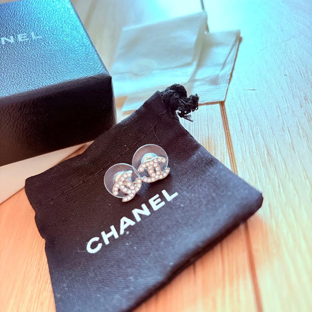 CHANEL シルバー CCロゴ ピアス