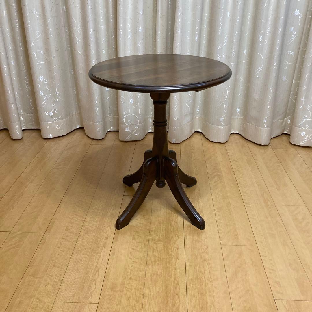 インテリア　まるテーブル