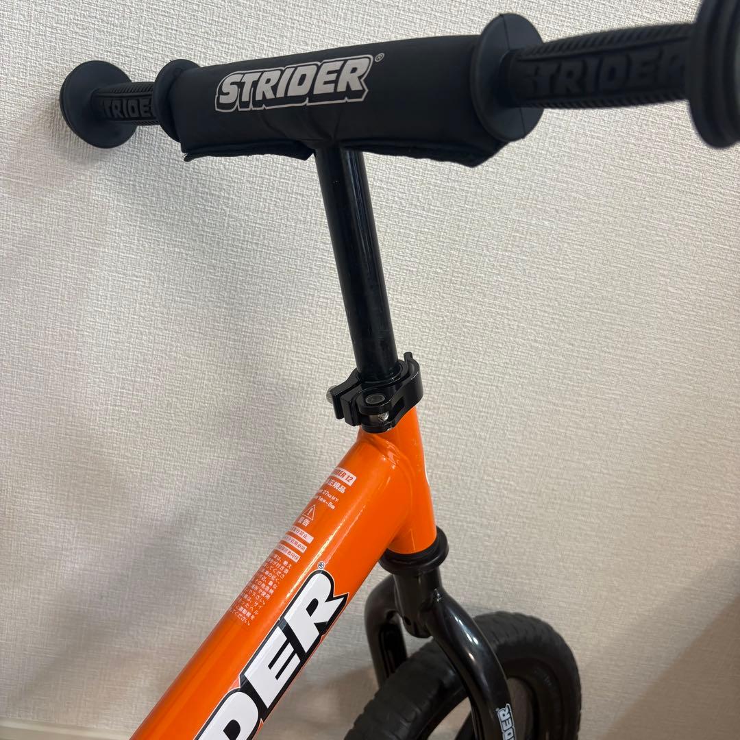 【美品】STRIDER 12スポーツ バランスバイク+プロテクター+専用バッグ