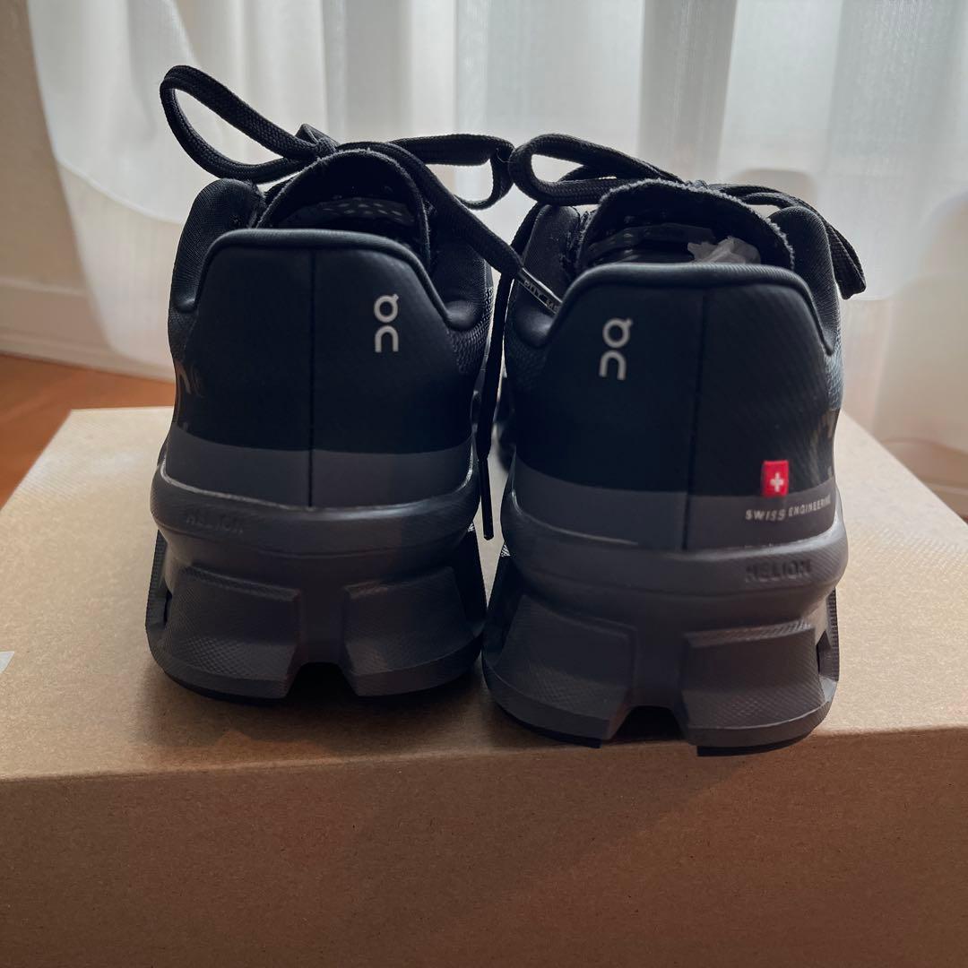 On クラウドモンスター ブラック ランニングシューズ23.5レディース