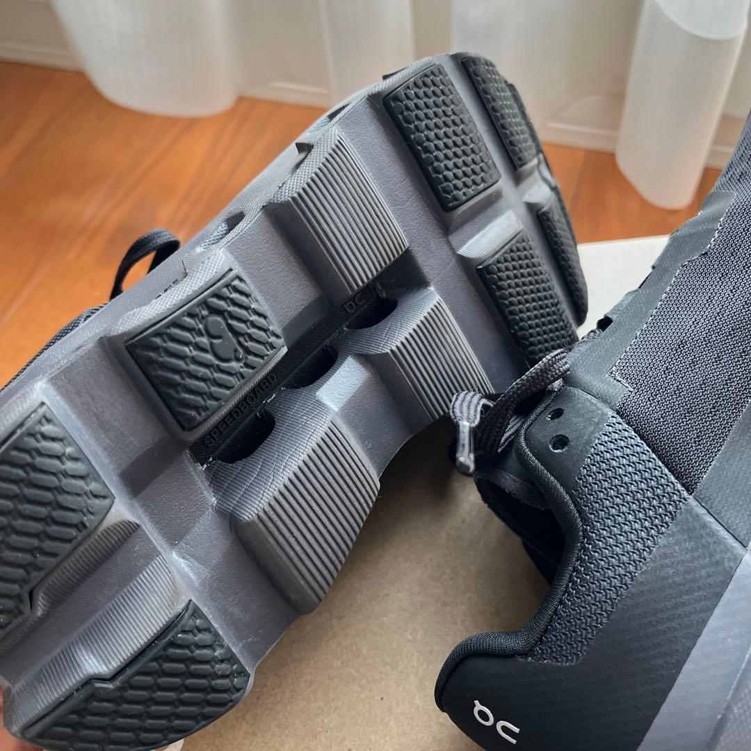 On クラウドモンスター ブラック ランニングシューズ23.5レディース