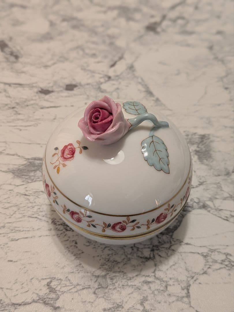 【美品】HEREND 　ヘレンド　ローズガーランド　マルボンボン　小物入れ