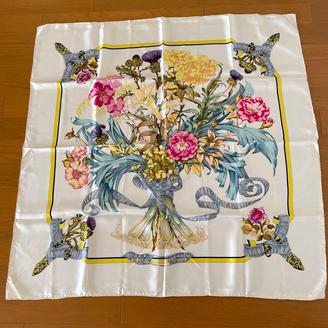 HERMES エルメス　カレ90 Resina