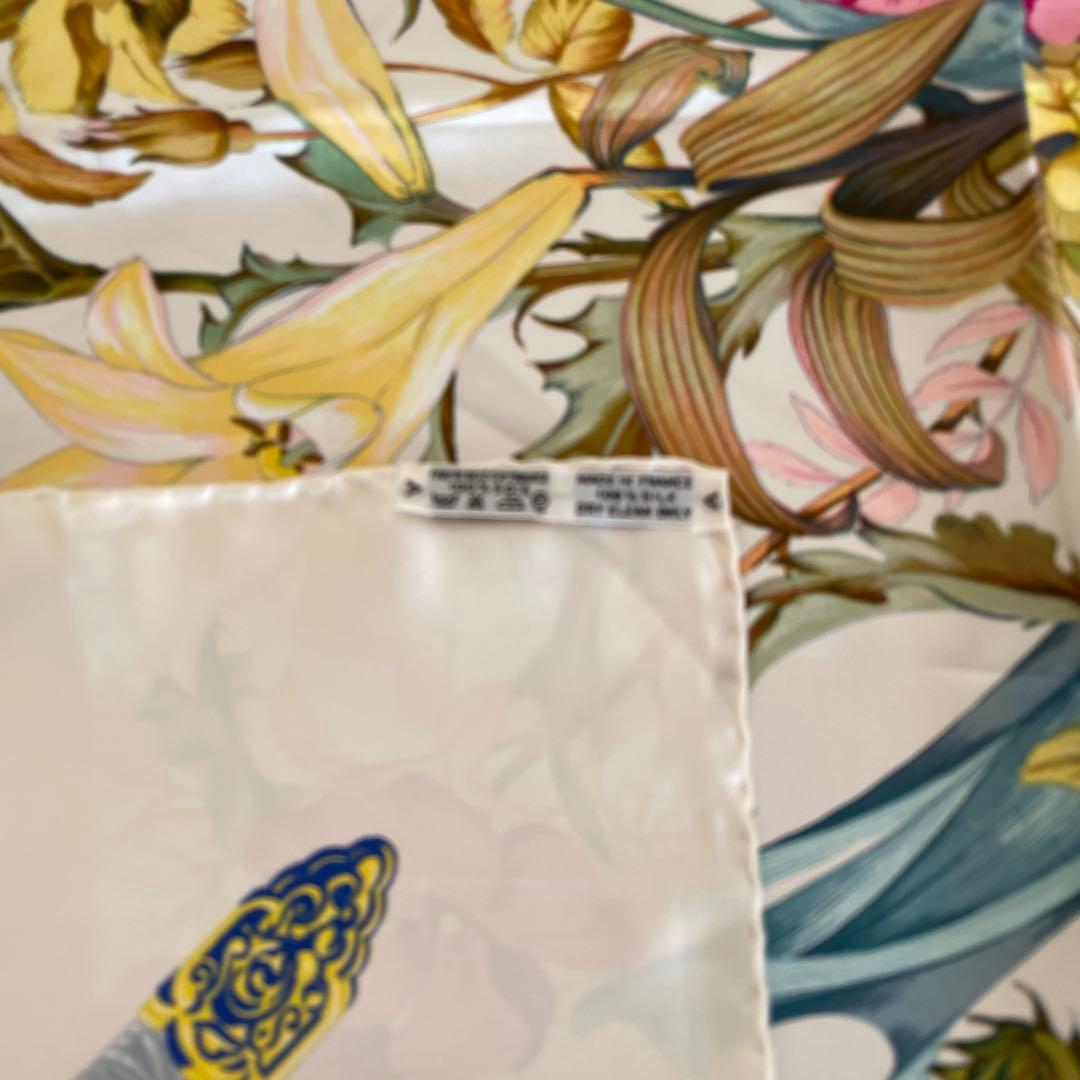 HERMES エルメス　カレ90 Resina