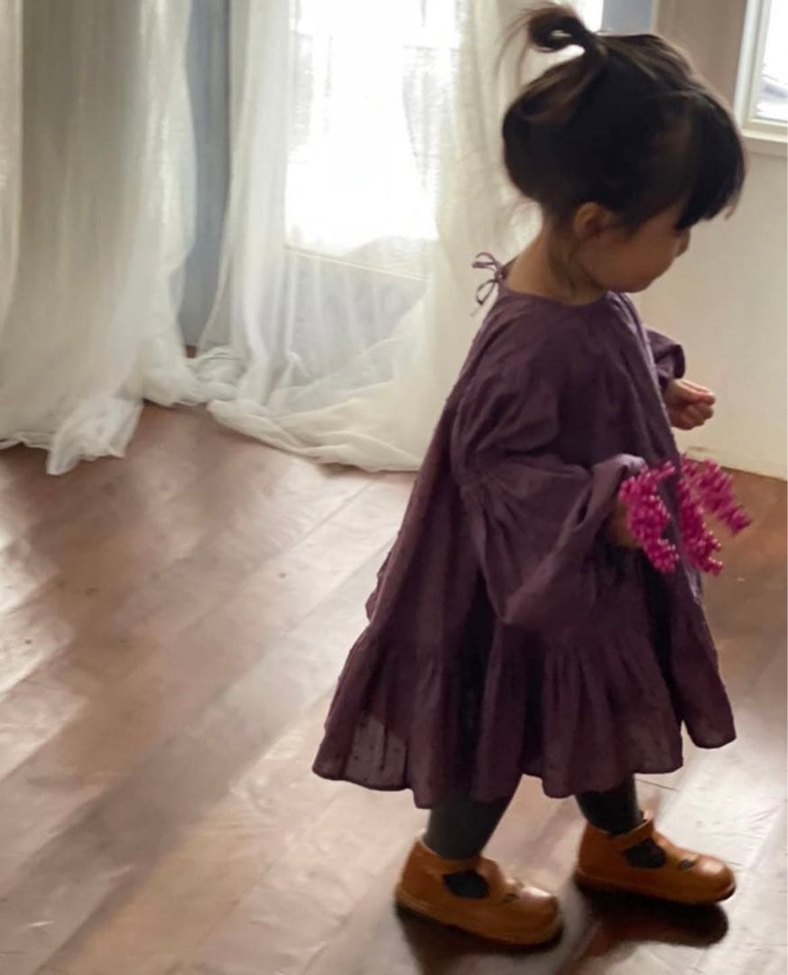 新品未使用　uhrドット柄長袖ワンピース（パープル）