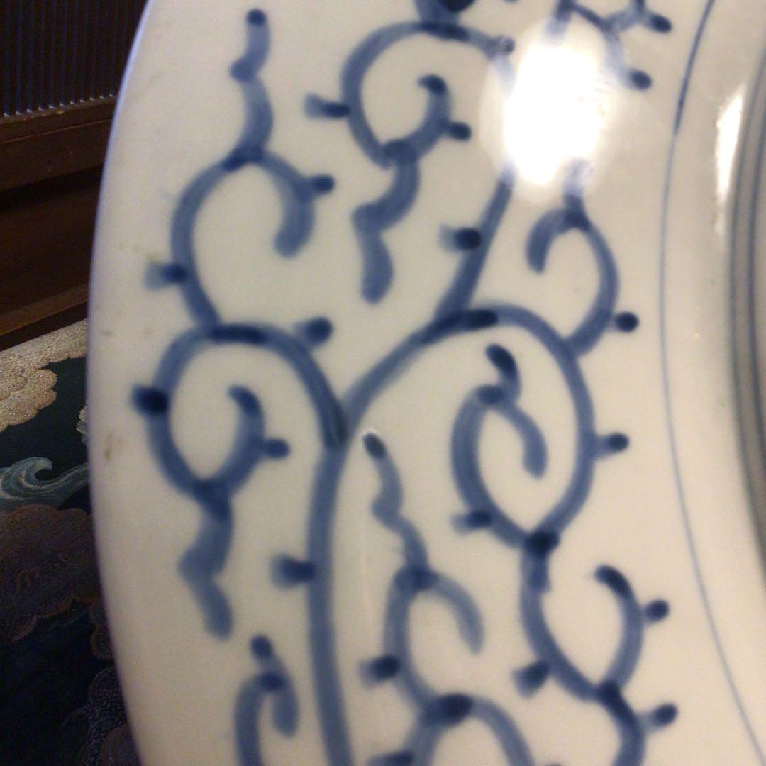 A864 古伊万里　染付　微塵唐草　窓絵牡丹に菊　大皿　（1尺3寸）1枚