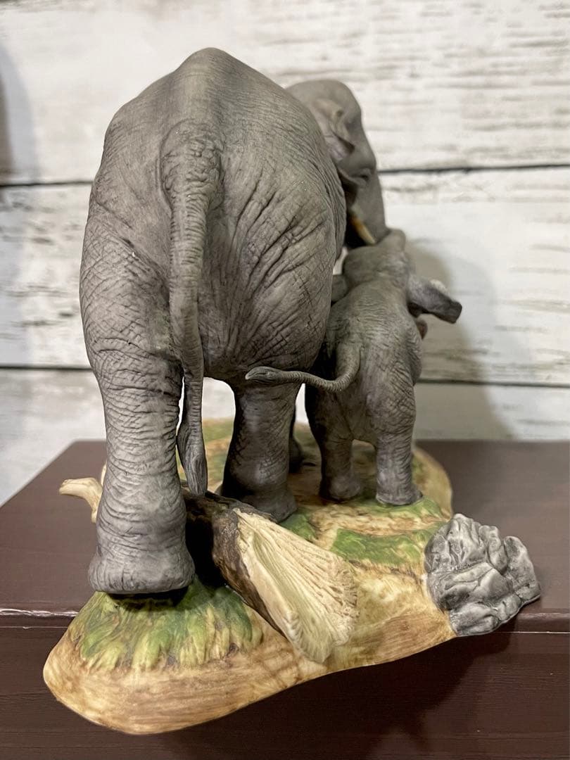 LENOX製　1985年　7大陸の野生動物シリーズ　アジア象の親子　陶器置物