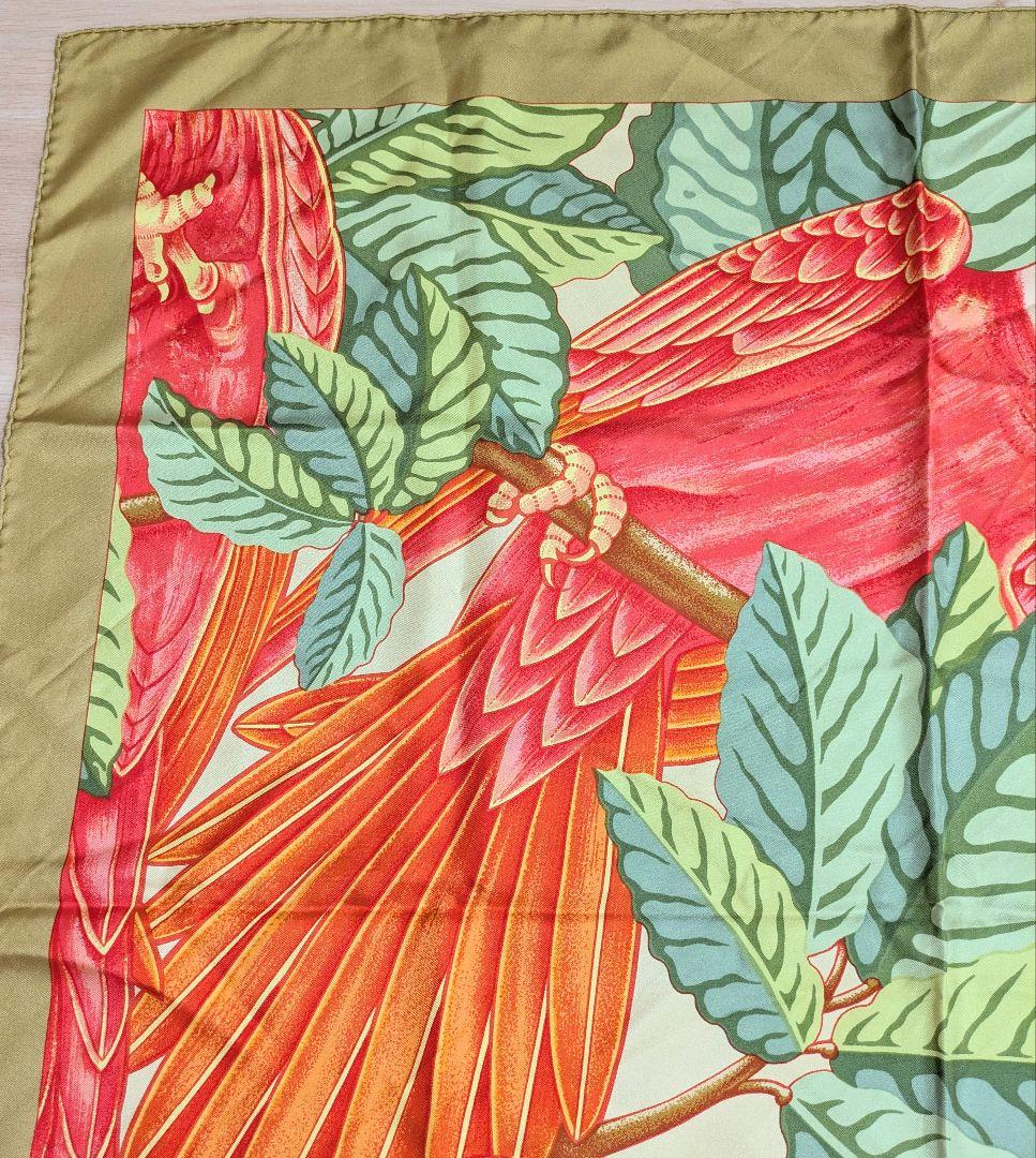 HERMESエルメス　カレ90 オウムのディテール　シルク100%