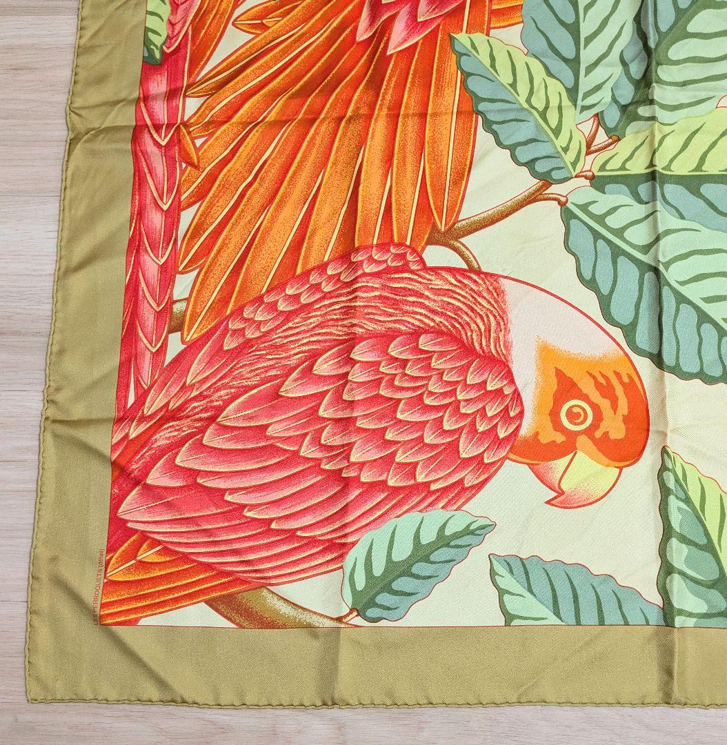 HERMESエルメス　カレ90 オウムのディテール　シルク100%