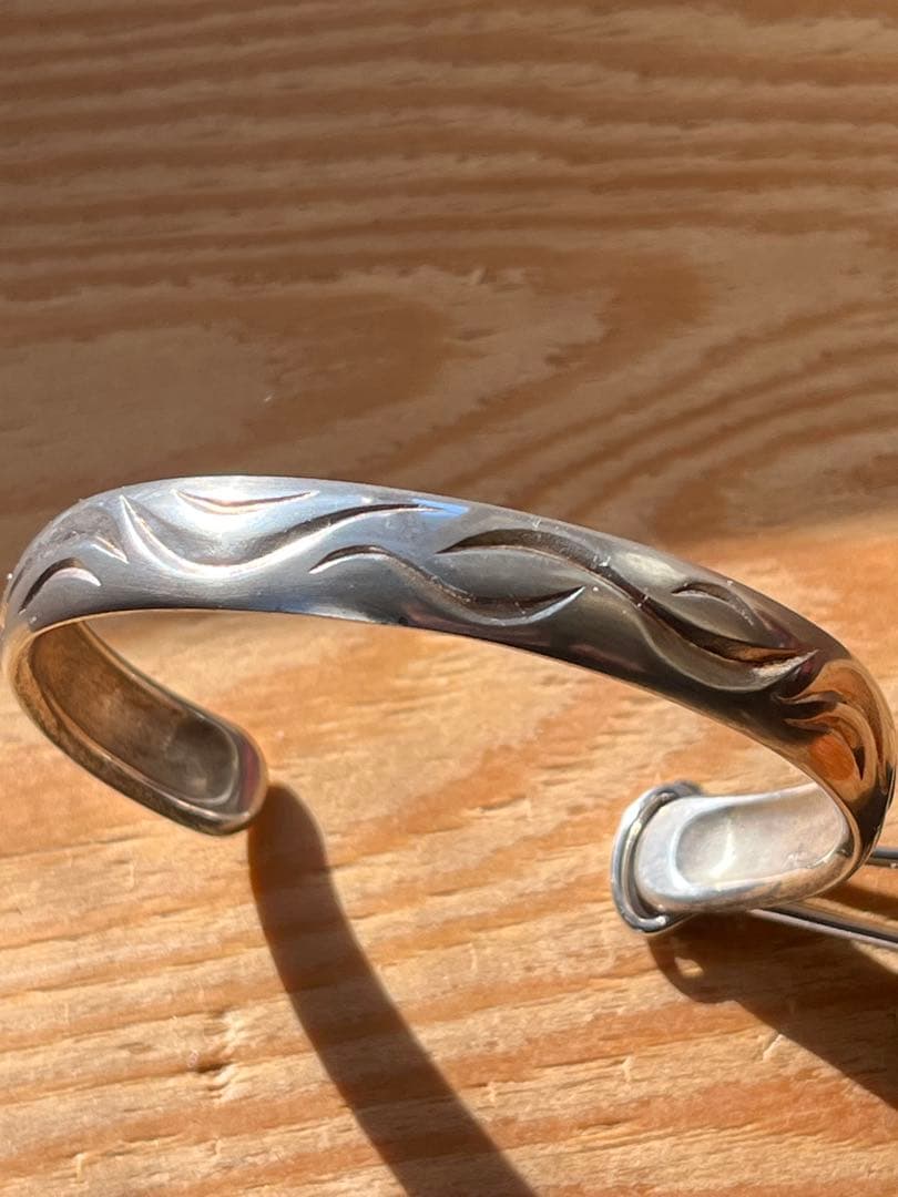 鶫 tsugumi 銀小物製作所　シルバー925 オープンバングル さざなみ