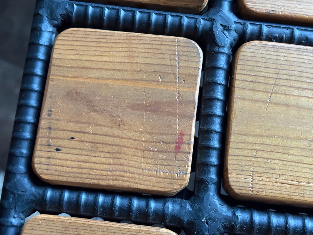 ④アイアン　サイドテーブル　ディスプレイ家具　モダン　シンプル　IZ