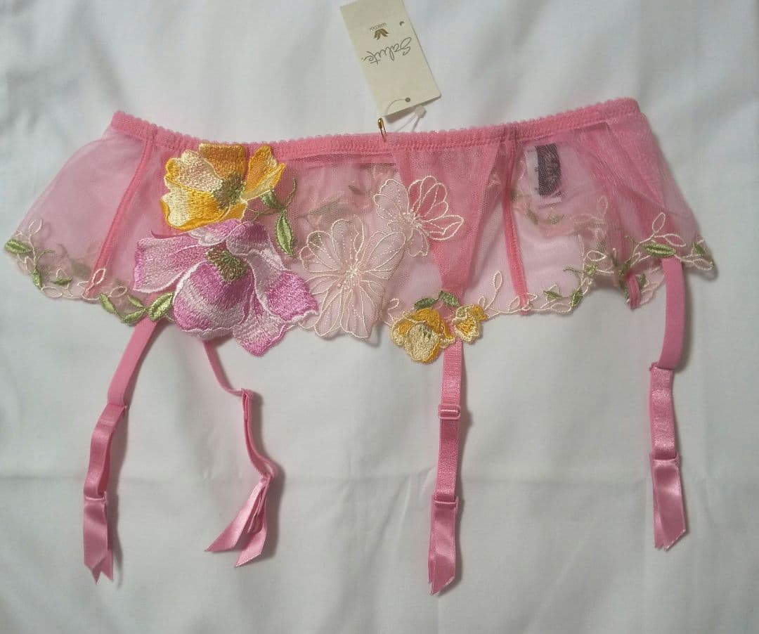 【未使用】ワコール サルート ブラ、ショーツ2枚、ガーターベルトセット ピンク