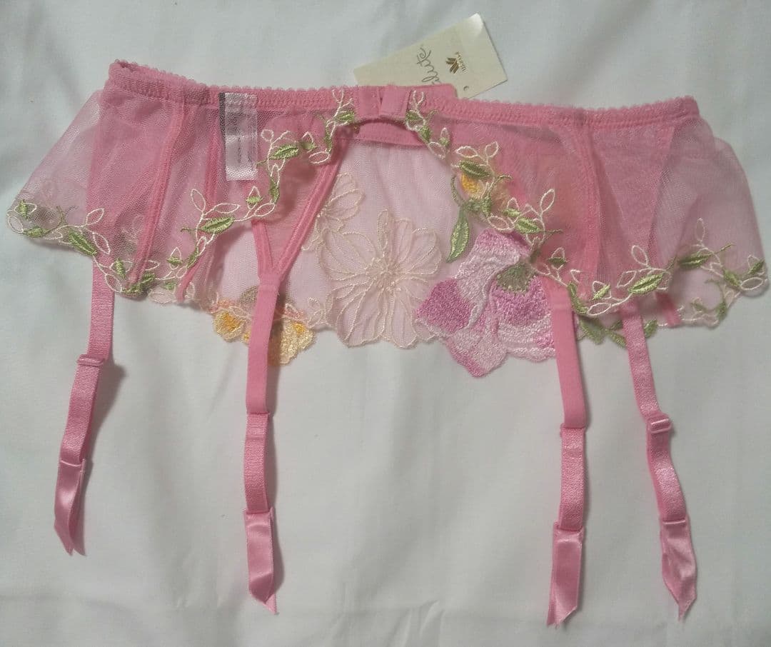 【未使用】ワコール サルート ブラ、ショーツ2枚、ガーターベルトセット ピンク