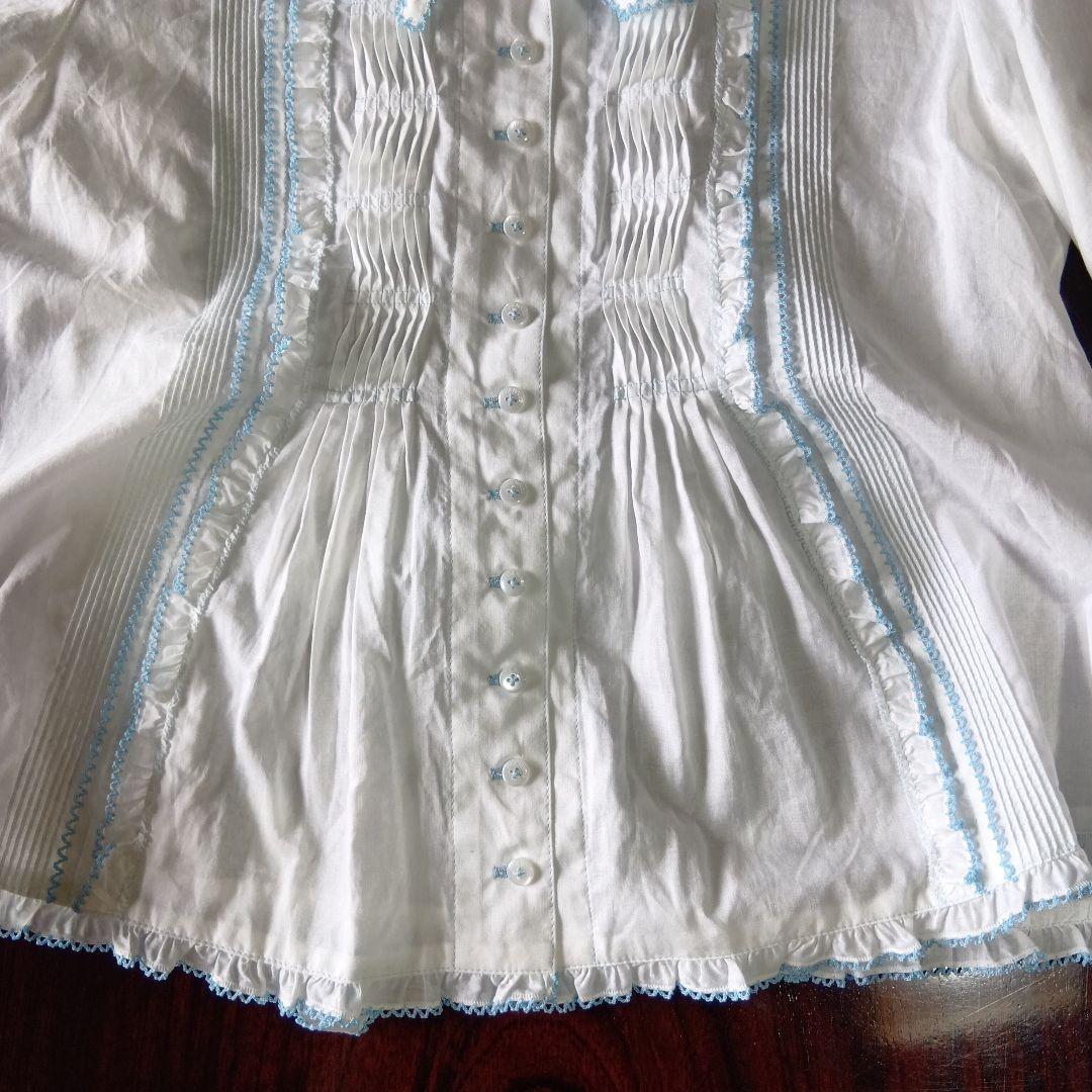 ホワイト フリルスカート 水色刺繍とブラウスのセットです❣