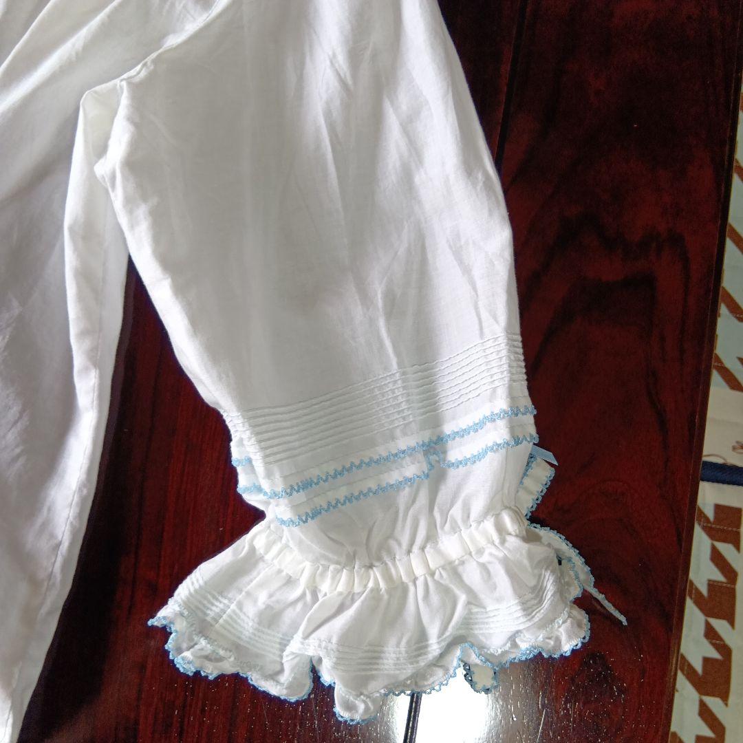 ホワイト フリルスカート 水色刺繍とブラウスのセットです❣