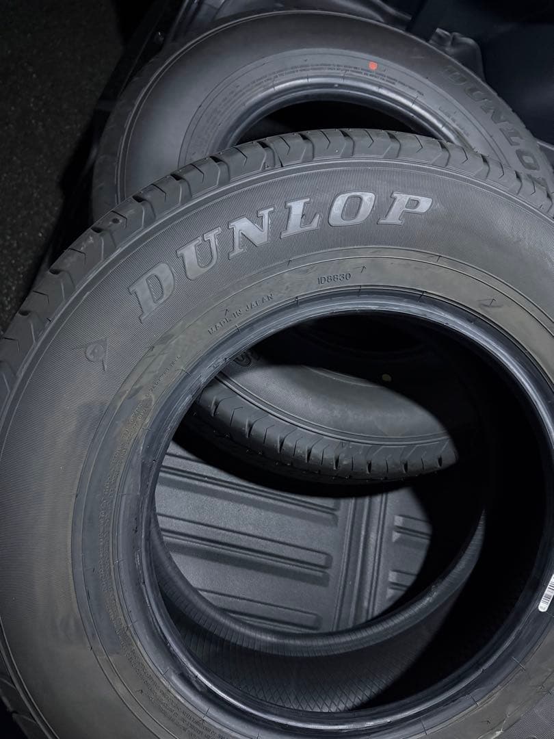 ハイエース 新車外しタイヤ