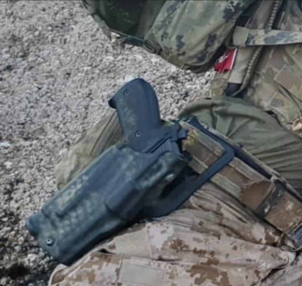 ト*ー様 サファリランド G19+ライト用6354DOホルスター/QLS19付フ