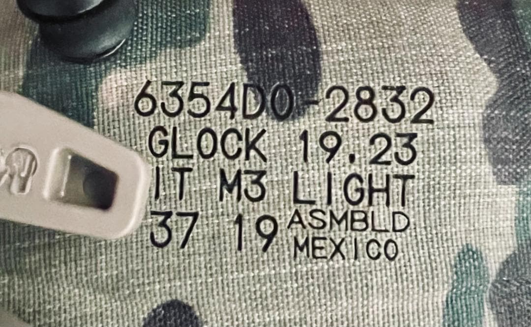 ト*ー様 サファリランド G19+ライト用6354DOホルスター/QLS19付フ