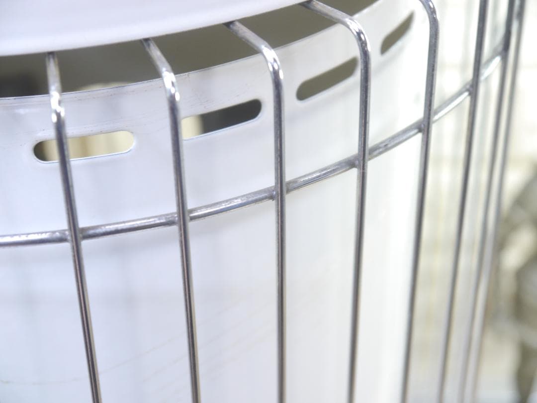 機構良好、外観・・・◆2013年。コロナ　石油ストーブ ホワイト 安全ガード付き