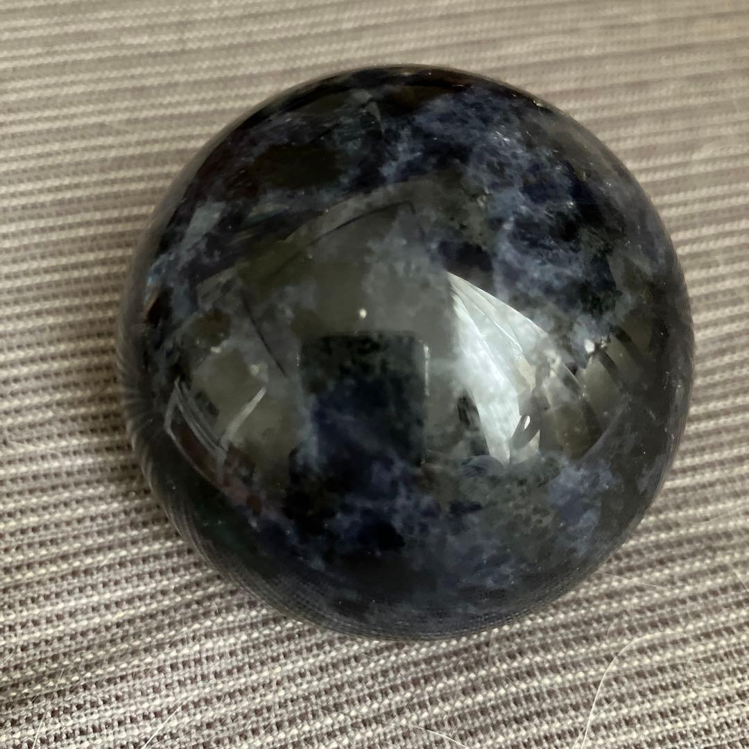 はち。さま専用アイオライトとグリーンカイヤナイトの共生　スフィア　天然石置物