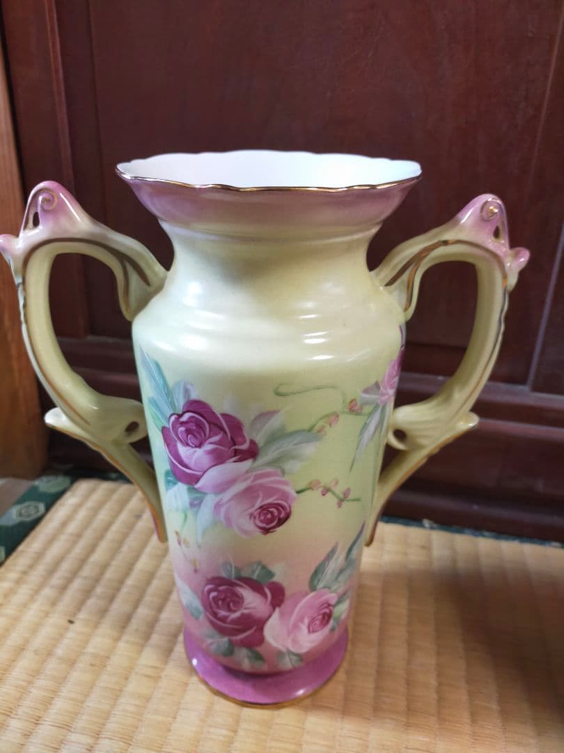 オールドニッポン　薔薇の可愛い花瓶　アンティーク　ヴィンテージ