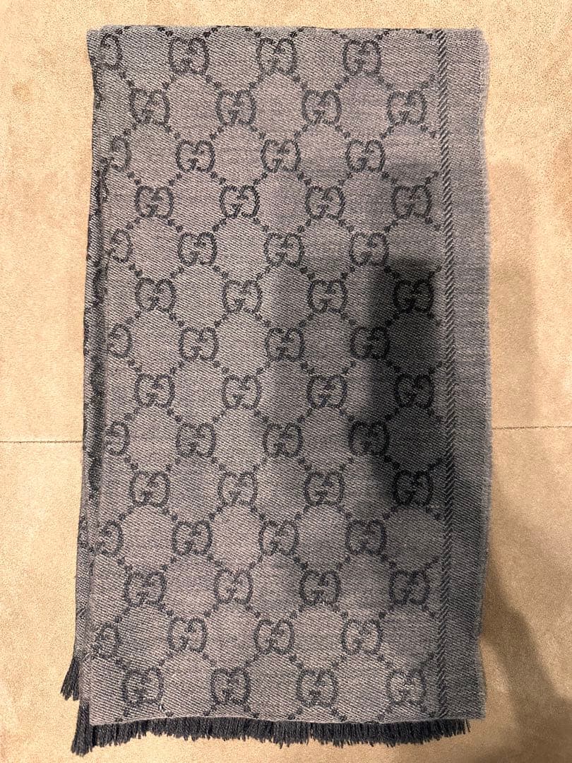 GUCCI グレー ウールマフラー GGパターン