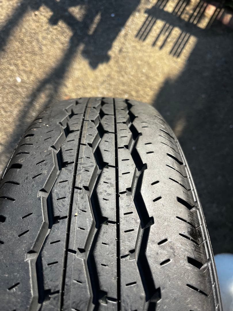 ハイエース　純正鉄ホイール　タイヤ