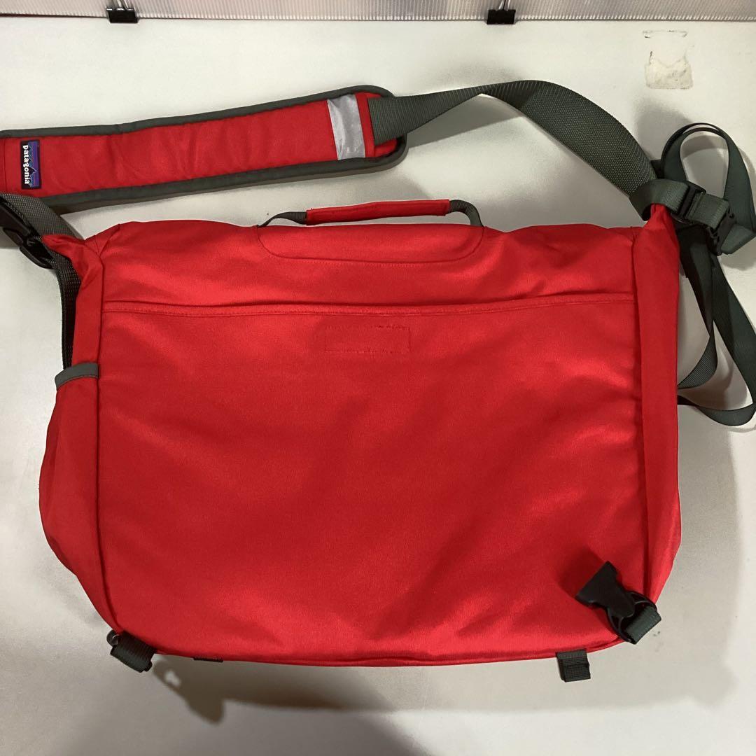 パタゴニア patagonia ハーフマス メッセンジャーバッグ 赤