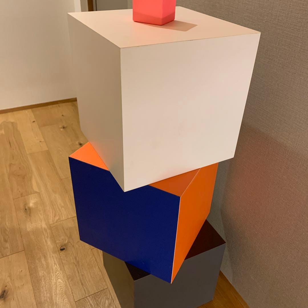 サイドテーブル　、ディスプレイ台