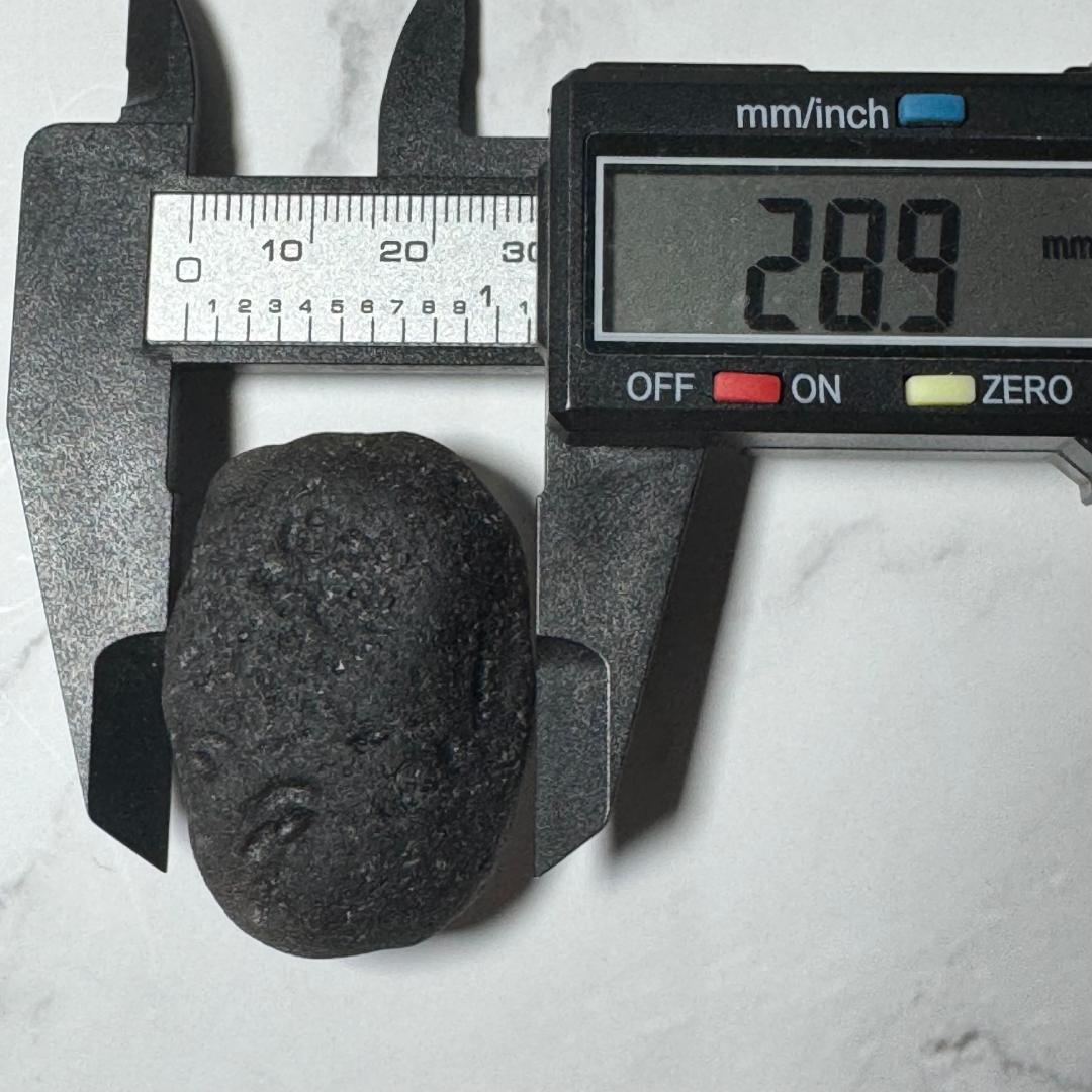 南米コロンビアの神聖な希少石◇コロンビアナイト◇原石　27.2g