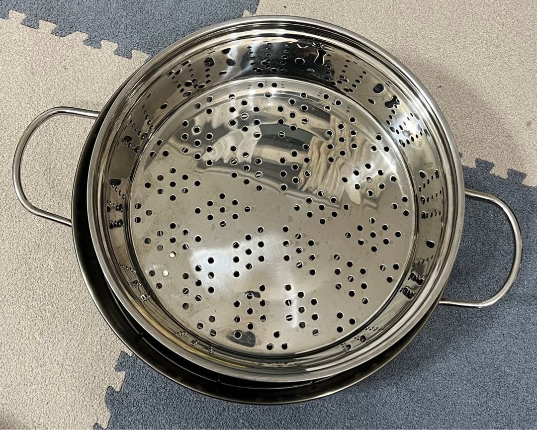 ①ツヴィリングJ.A.ヘンケルス IH対応 ② staub ストウブ 蒸し器