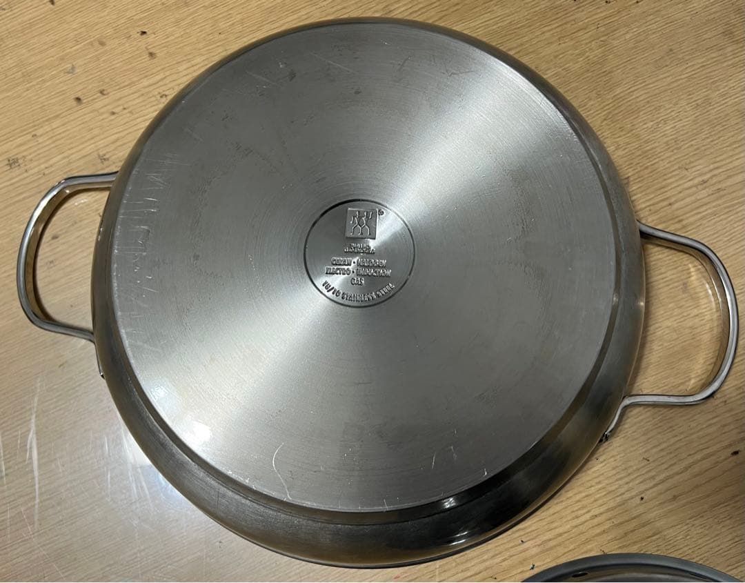 ①ツヴィリングJ.A.ヘンケルス IH対応 ② staub ストウブ 蒸し器